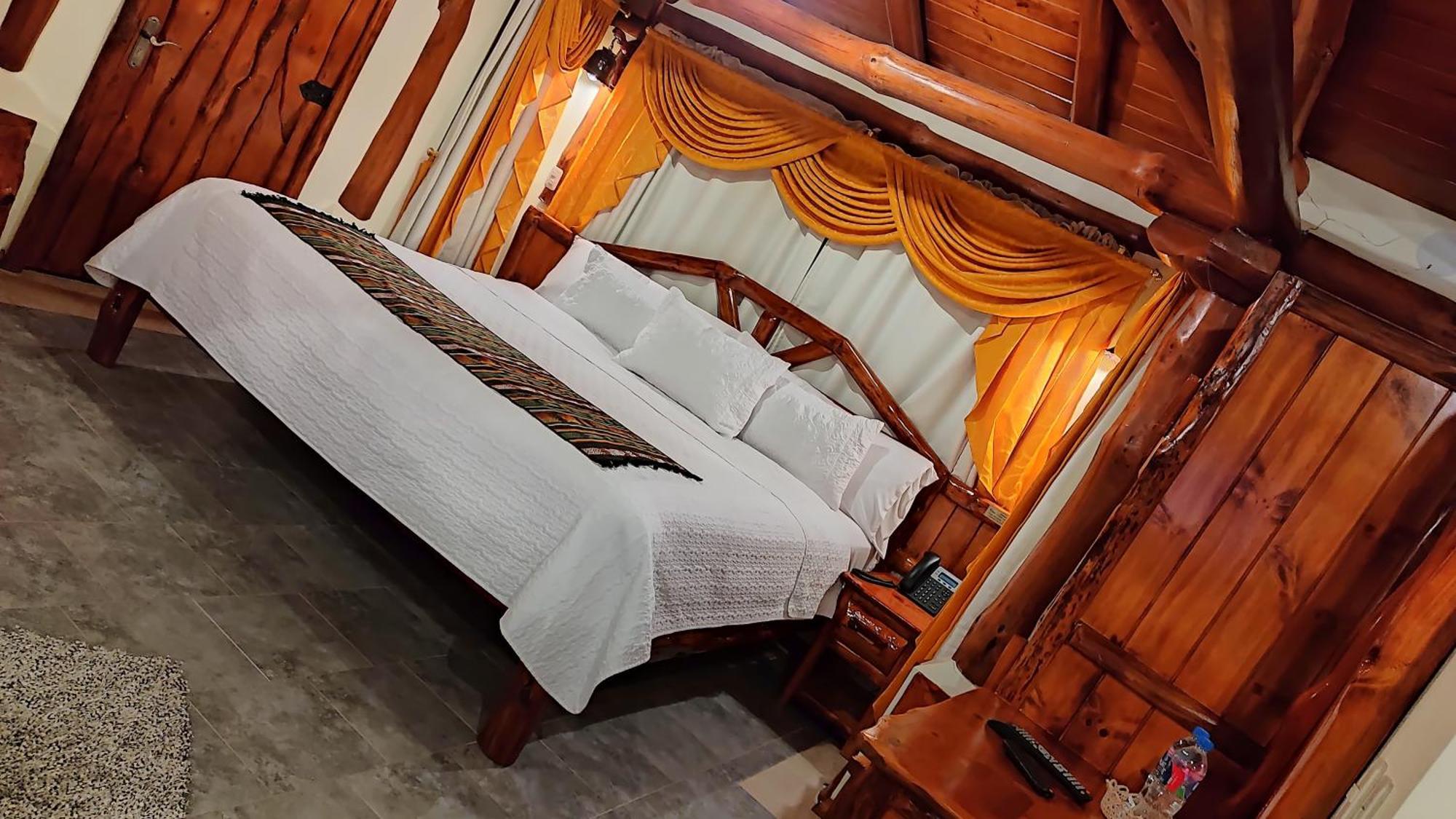 Hotel Maderanegra By Huasicama Latacunga Pokoj fotografie